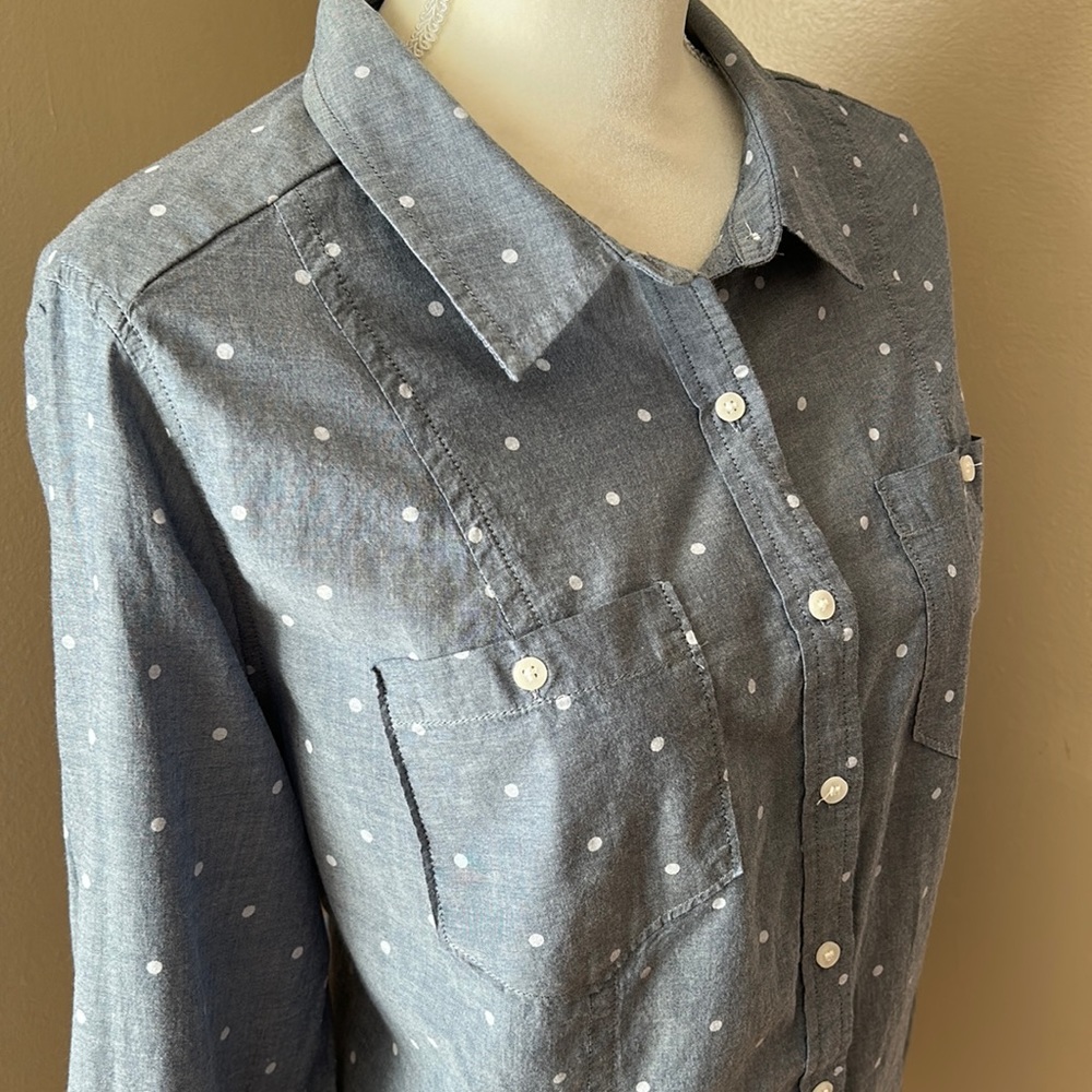 100% Cotton polka dot chambray shirt by Lane Bryant. Classic and timeless